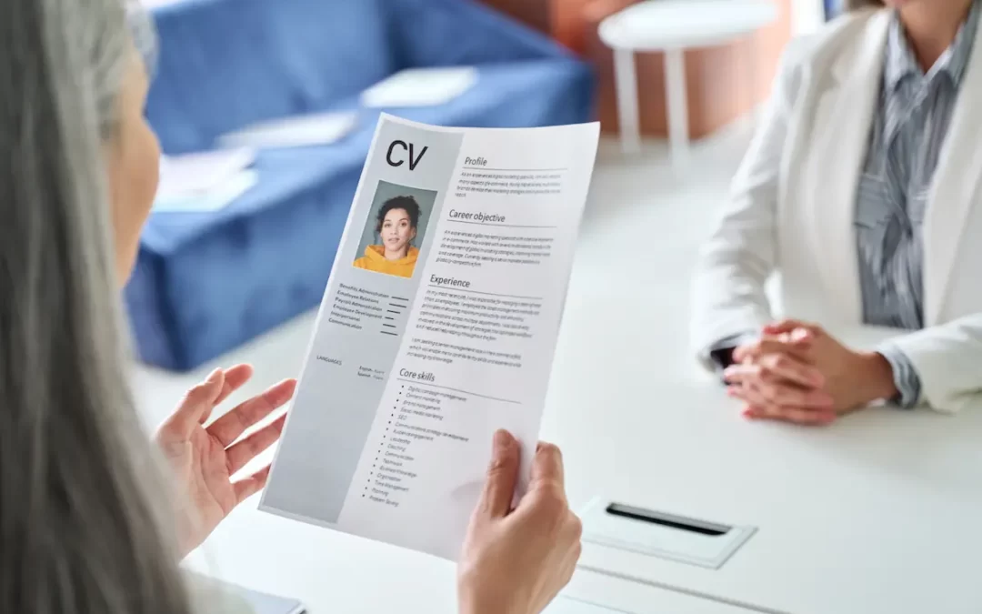 To include a photo in your CV – Pros and cons.